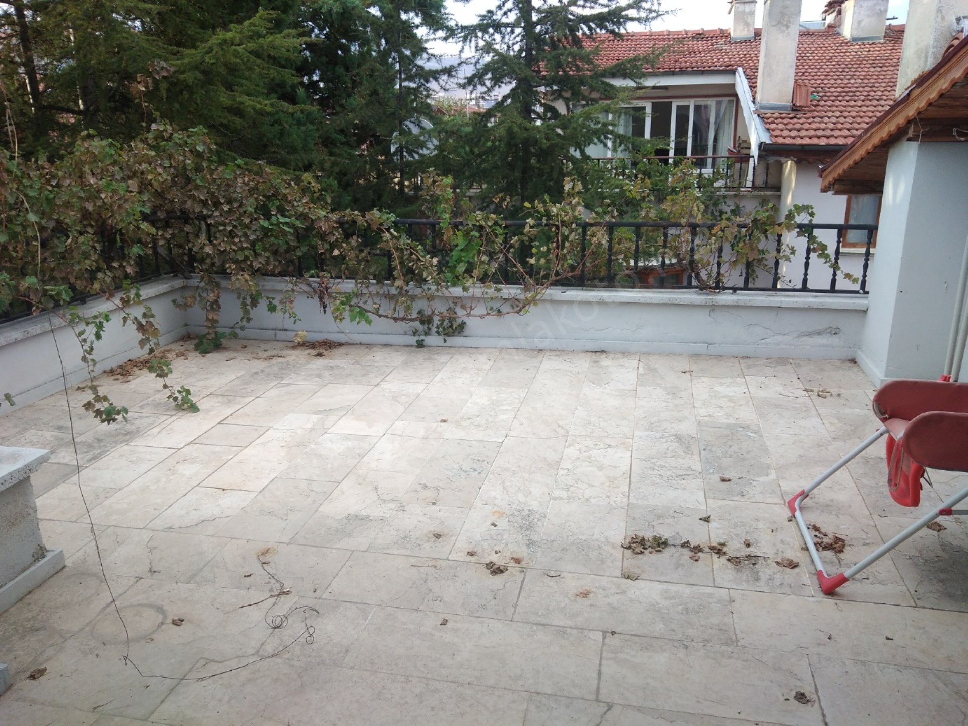 Satlık triblek bina